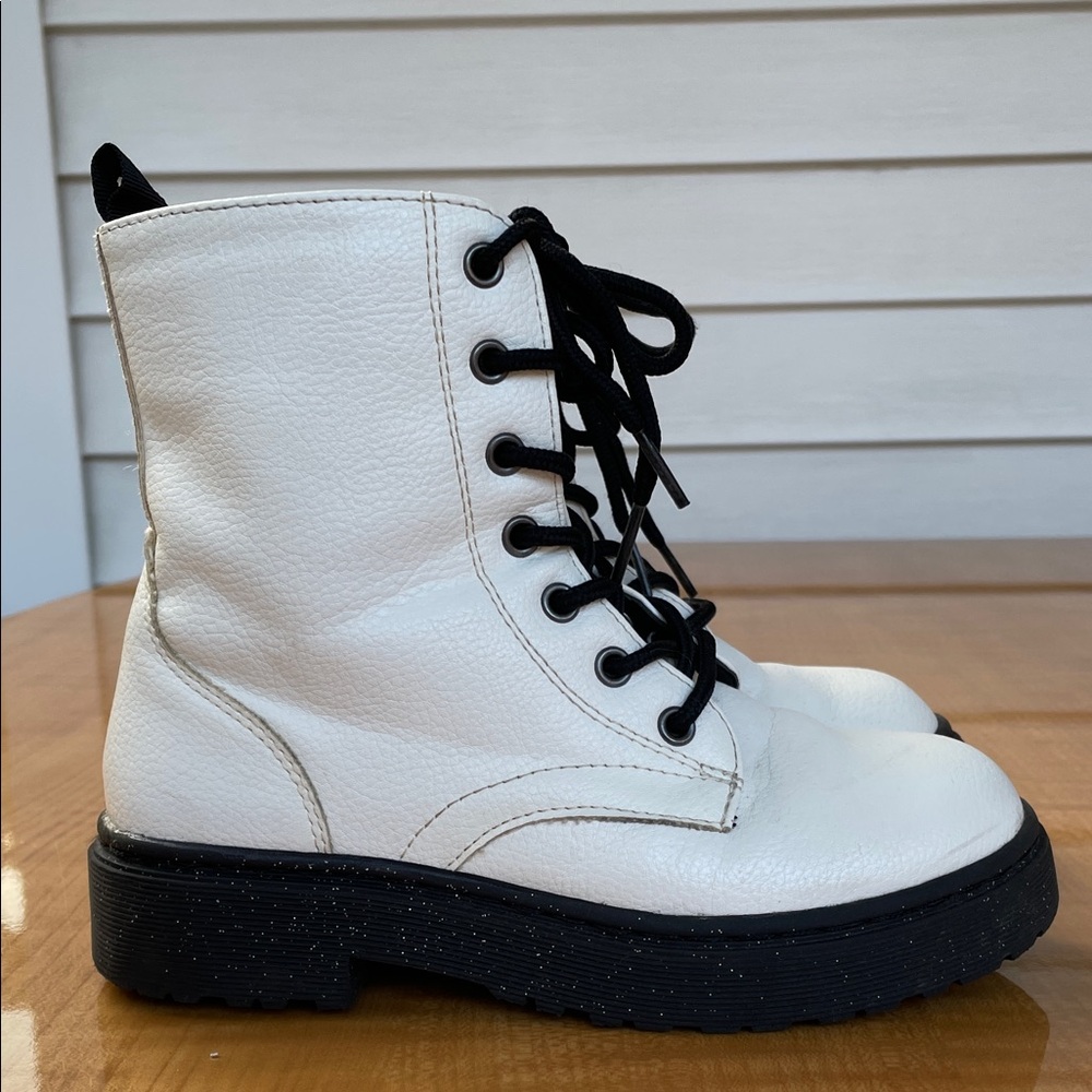 Sincerely Jules Girls White Lace-Up Ankle Boots Size 1